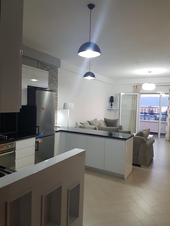 Modern Cozy Apartment Seaview Vlorë Exteriör bild